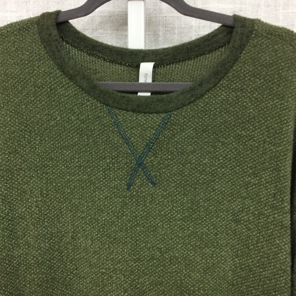 Honeyme Crewneck Small Beautiful Green Top - Picture 2 of 6
